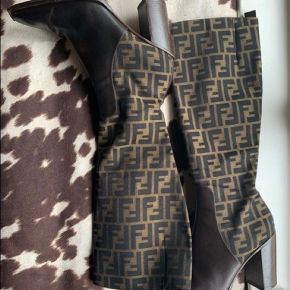 Fendi Zucca Vintage Boots - Picture 8 of 17
